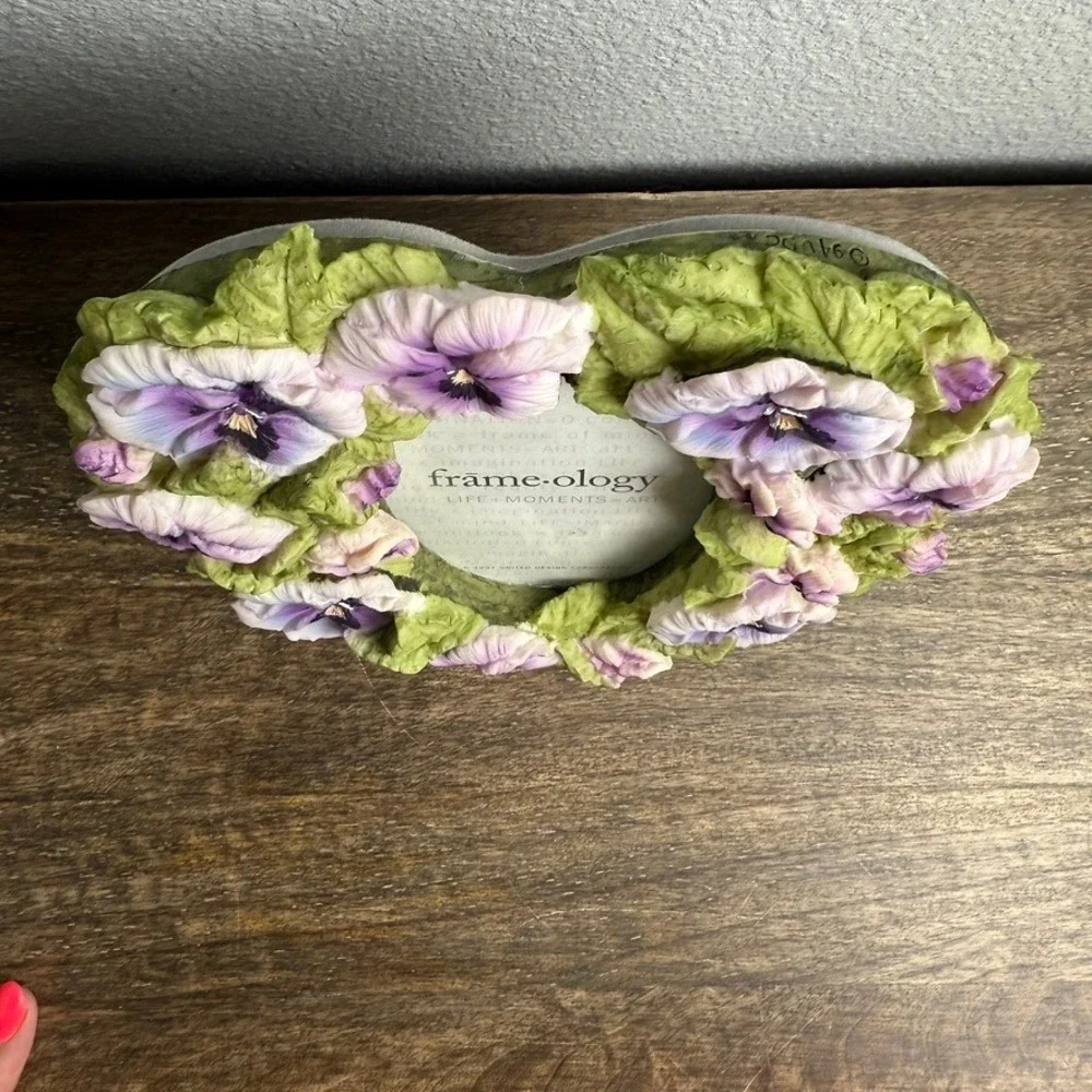 Vintage 1994 Frameology Pansy Heart Photo Frame Purple Floral Cottagecore UDC